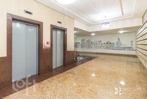 Image 17 - 306697