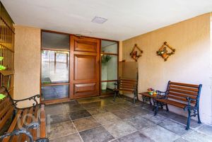 Image 1 - 306782