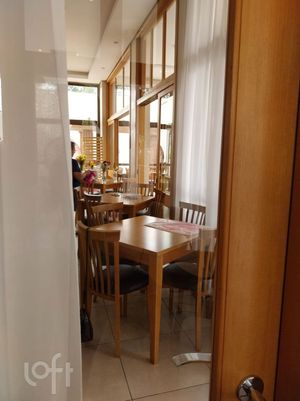 Image 10 - 306802