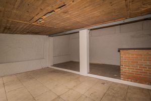 Image 29 - 306853