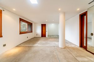 Image 15 - 307250