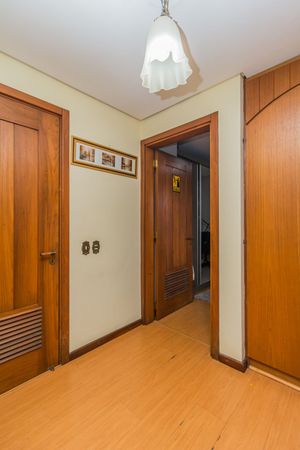 Image 32 - 307250
