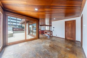 Image 30 - 307250