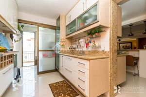 Image 17 - 307270