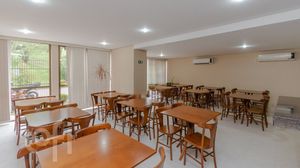 Image 19 - 307547