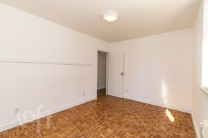 Image 16 - 307583