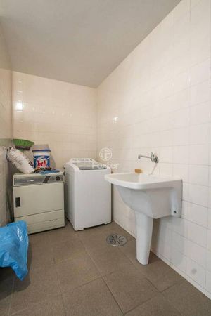 Image 38 - 3076