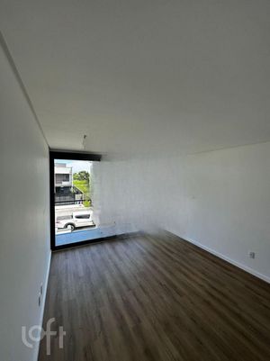 Image 11 - 307842