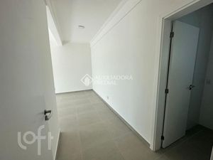 Image 18 - 307872