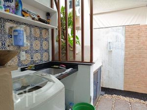 Image 7 - 307897