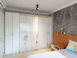 Image 19 - 307897