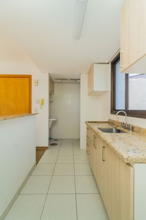 Image 18 - 307922