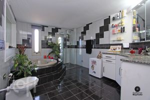 Image 22 - 308056