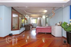 Image 30 - 308056