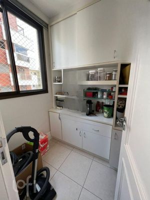 Image 18 - 308164