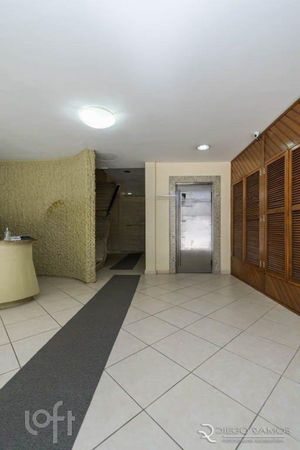 Image 2 - 308216