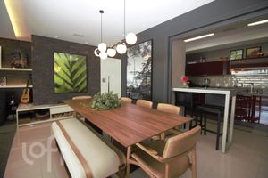 Image 21 - 308291