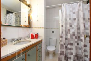 Image 19 - 308322