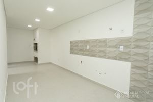 Image 5 - 308347