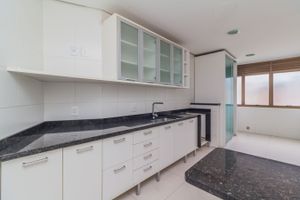 Image 30 - 308428