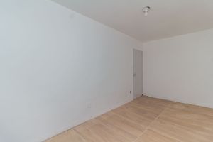 Image 7 - 308517