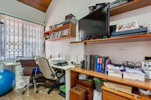 Image 13 - 308817
