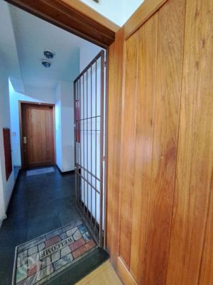 Image 27 - 309005