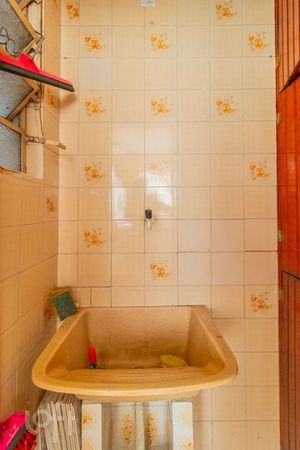 Image 23 - 309993