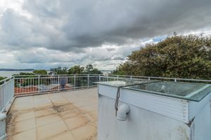 Image 43 - 310022