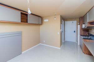 Image 3 - 310132