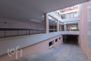 Image 35 - 310206