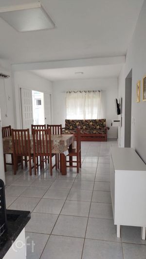 Image 7 - 310521