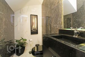 Image 9 - 311011