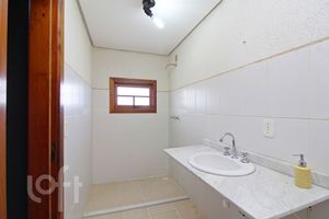 Image 32 - 311081