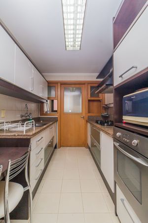 Image 30 - 311102