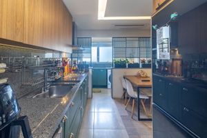 Image 21 - 311145