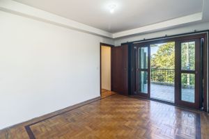 Image 34 - 311895