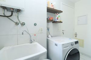Image 31 - 313249