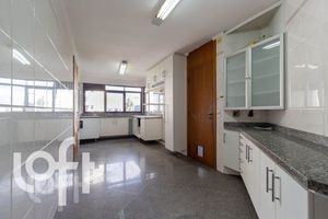 Image 28 - 313325