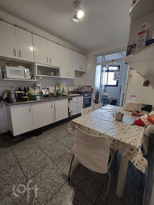 Image 10 - 313760