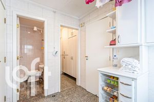 Image 19 - 317044