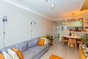 Image 6 - 317699