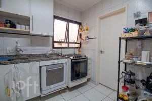 Image 37 - 318205