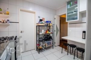Image 34 - 318205
