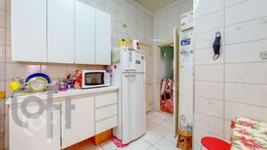 Image 18 - 318235