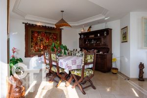Image 30 - 318280