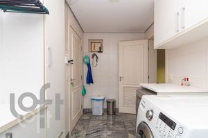 Image 19 - 319343