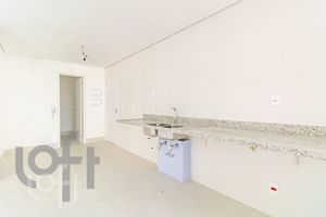 Image 24 - 320000