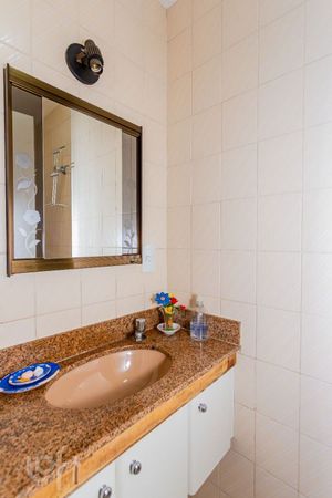 Image 32 - 320284