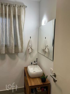 Image 19 - 320569